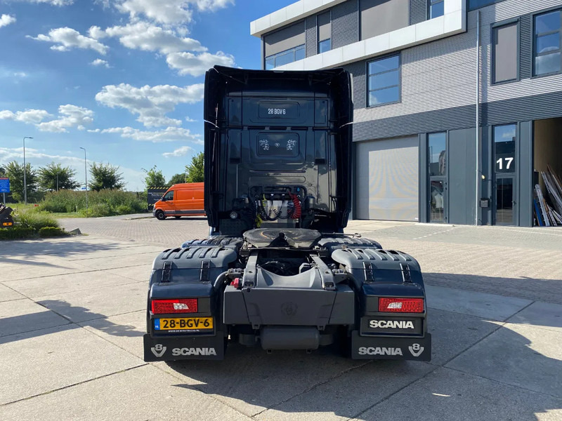 Scania R520 V8 / 6x2/4 / Retarder / Full air suspension / Steering Axle - Влекач: снимка 5 Scania R520 V8 / 6x2/4 / Retarder / Full air suspension / Steering Axle - Влекач: снимка 5