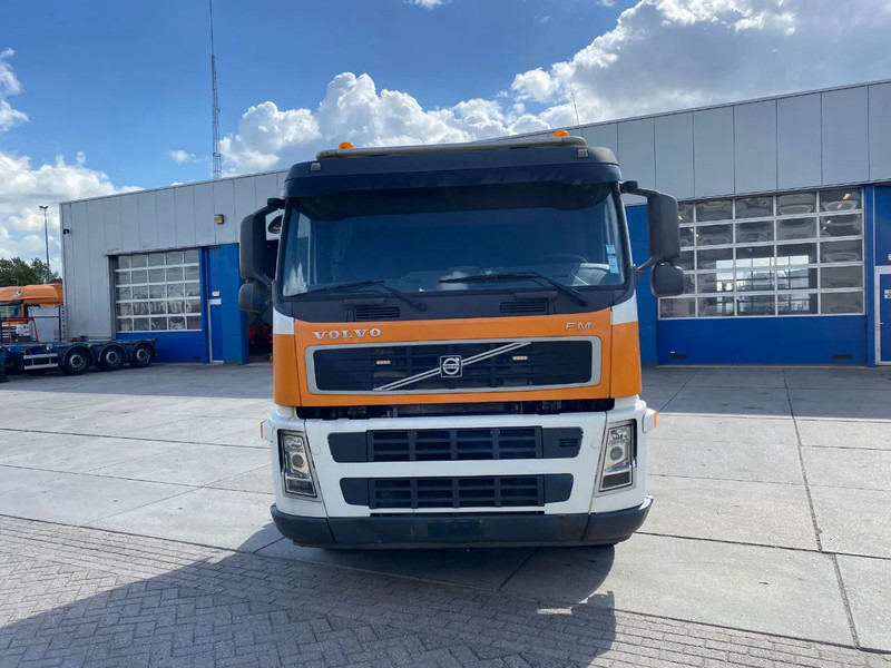 Volvo FM 440 6x4 / Hooklift and Tractor / Hub Reduction - Влекач: снимка 2 Volvo FM 440 6x4 / Hooklift and Tractor / Hub Reduction - Влекач: снимка 2