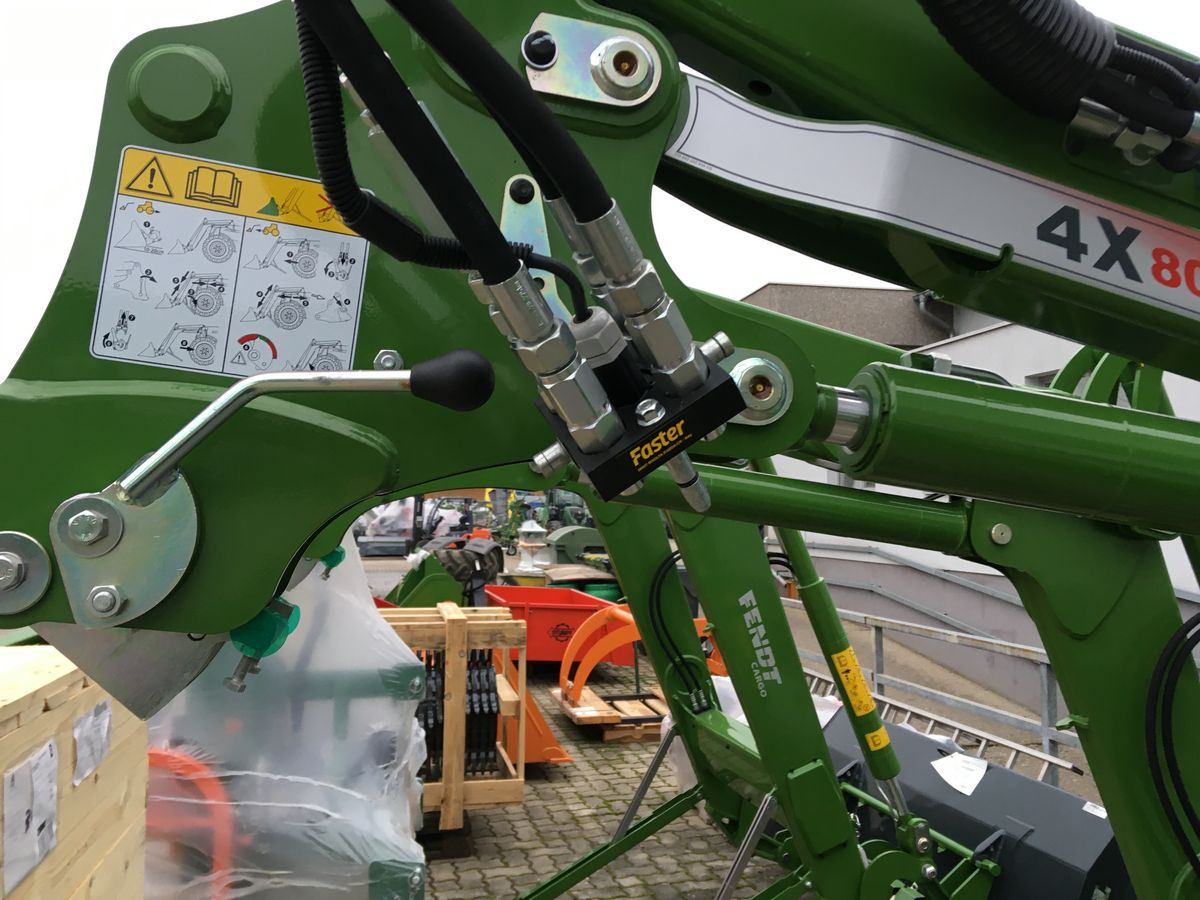 Fendt Cargo 4X75 - Челен товарач за трактор: снимка 2 Fendt Cargo 4X75 - Челен товарач за трактор: снимка 2