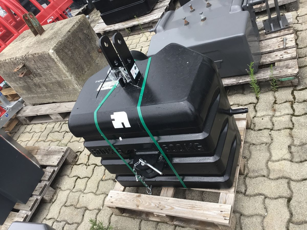 Fliegl 600kg - Противовес: снимка 1 Fliegl 600kg - Противовес: снимка 1