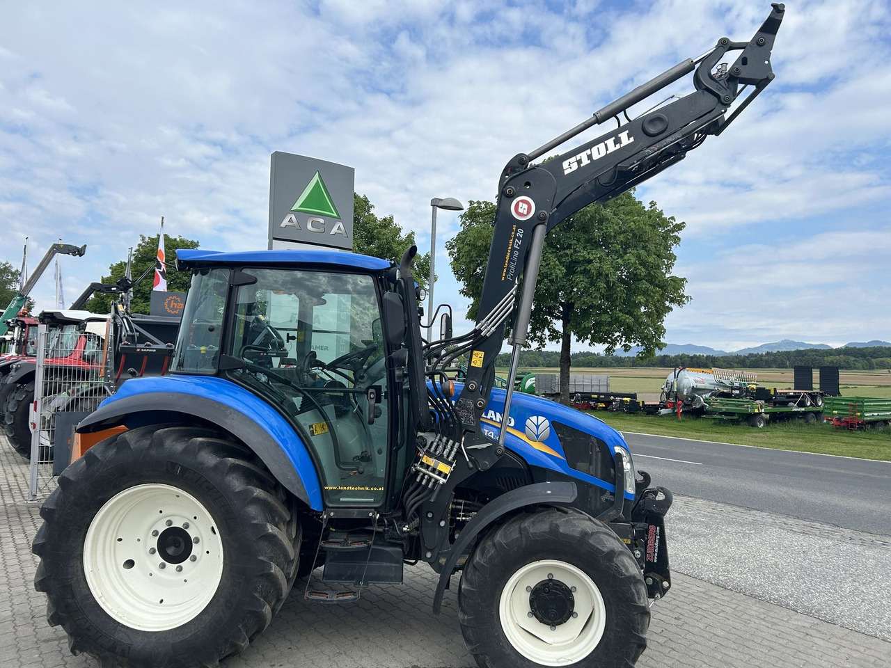 New Holland T4.105 - Трактор: снимка 2 New Holland T4.105 - Трактор: снимка 2