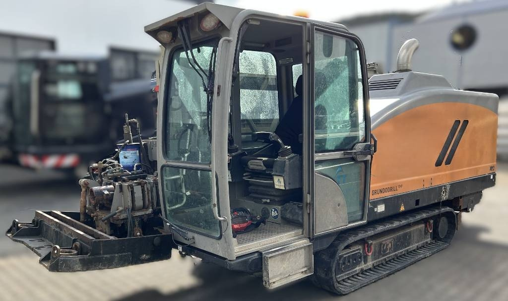 Tracto-Technik Grundodrill 15XP - Машина за хоризонтално-насочено сондиране: снимка 1 Tracto-Technik Grundodrill 15XP - Машина за хоризонтално-насочено сондиране: снимка 1