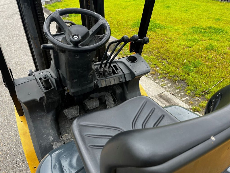 Дизелов мотокар Caterpillar DP25NT: снимка 9