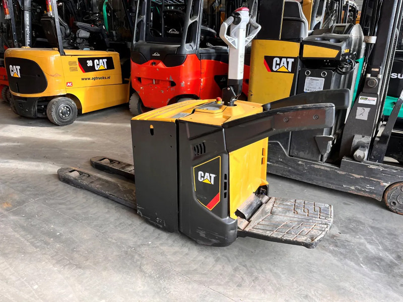 Caterpillar NPV20N2 - Палетна количка: снимка 2 Caterpillar NPV20N2 - Палетна количка: снимка 2