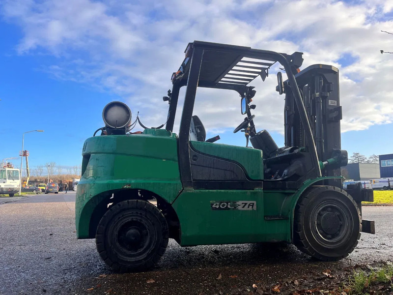 Hyundai 40L-7A - Газокар: снимка 2 Hyundai 40L-7A - Газокар: снимка 2