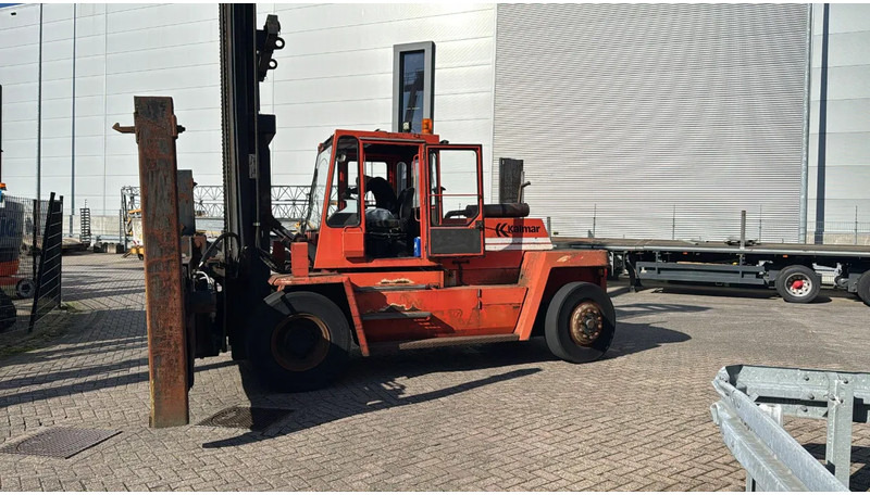 Kalmar DC13,6 XLEC4 - Контейнерен товарач: снимка 4 Kalmar DC13,6 XLEC4 - Контейнерен товарач: снимка 4