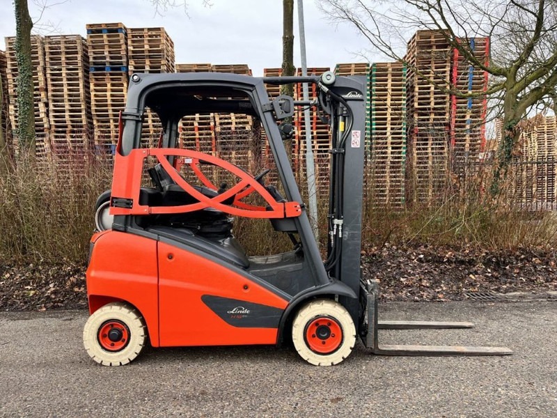 Linde H18T-01 - Газокар: снимка 1 Linde H18T-01 - Газокар: снимка 1