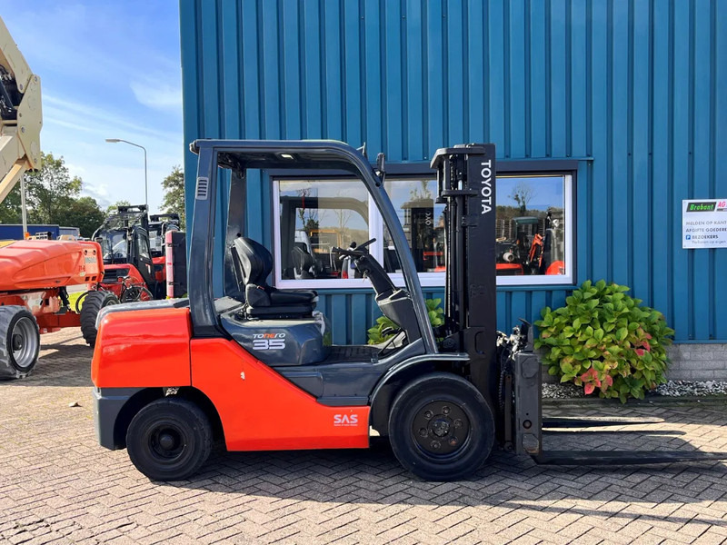 Toyota 52-8FDJF35 - Дизелов мотокар: снимка 1 Toyota 52-8FDJF35 - Дизелов мотокар: снимка 1