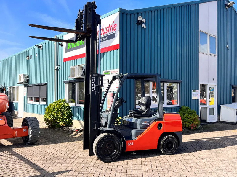 Toyota 52-8FDJF35 - Дизелов мотокар: снимка 3 Toyota 52-8FDJF35 - Дизелов мотокар: снимка 3