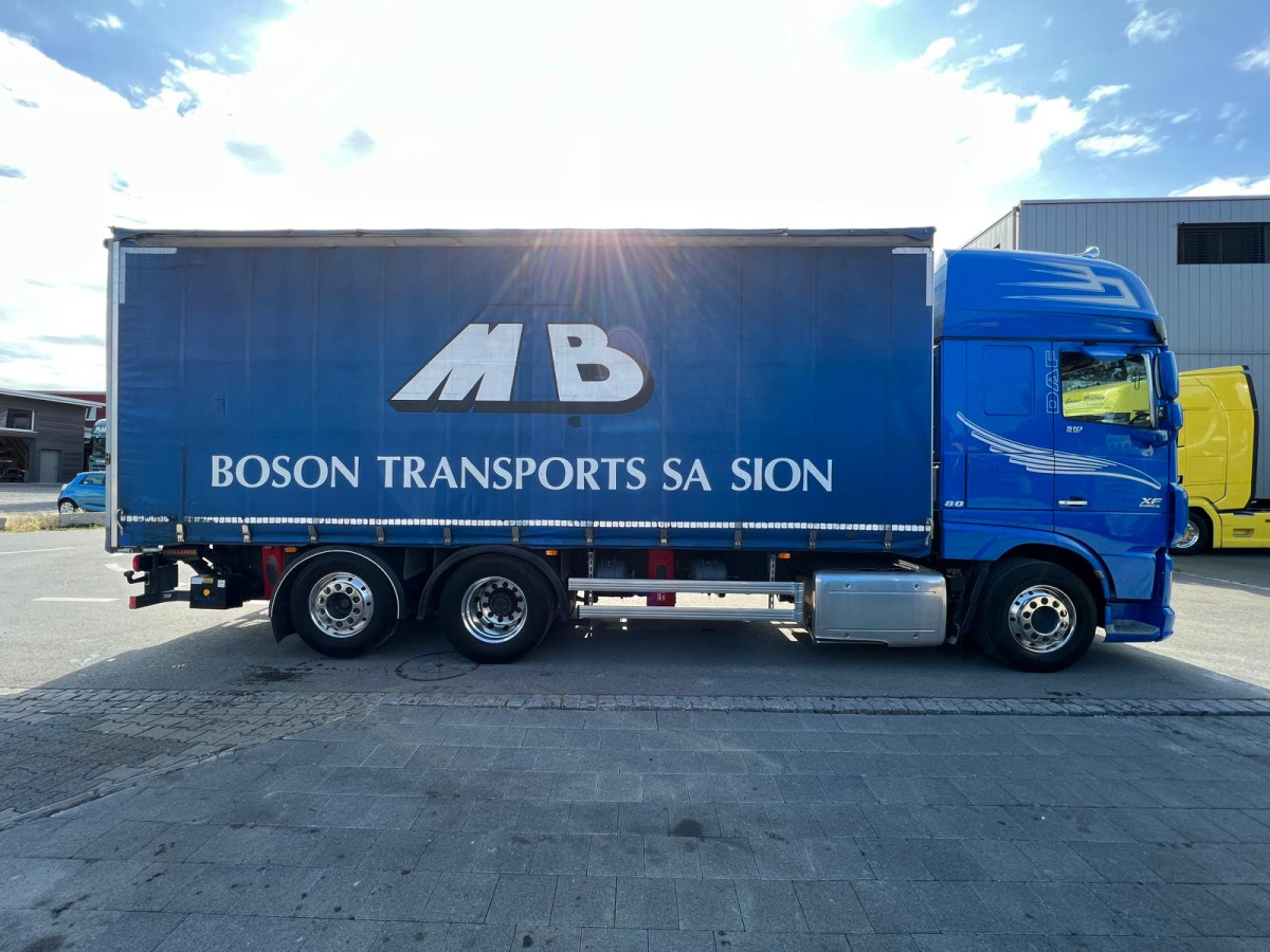 DAF XF510 6x2 - Камион с брезент: снимка 4 DAF XF510 6x2 - Камион с брезент: снимка 4