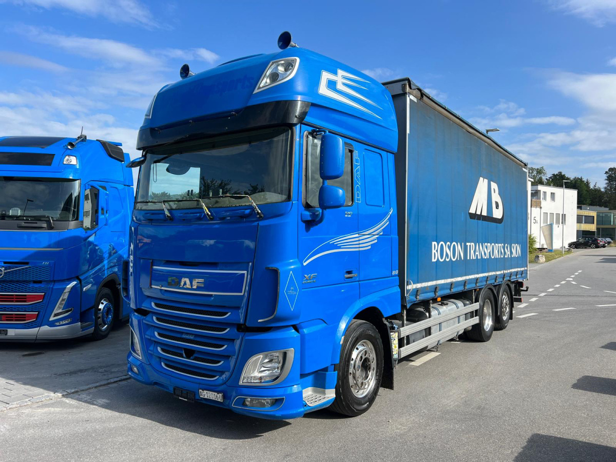 DAF XF510 6x2 - Камион с брезент: снимка 1 DAF XF510 6x2 - Камион с брезент: снимка 1