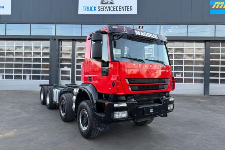 Iveco Trakker 450 8x4 Fahrgestell - Шаси кабина: снимка 3 Iveco Trakker 450 8x4 Fahrgestell - Шаси кабина: снимка 3