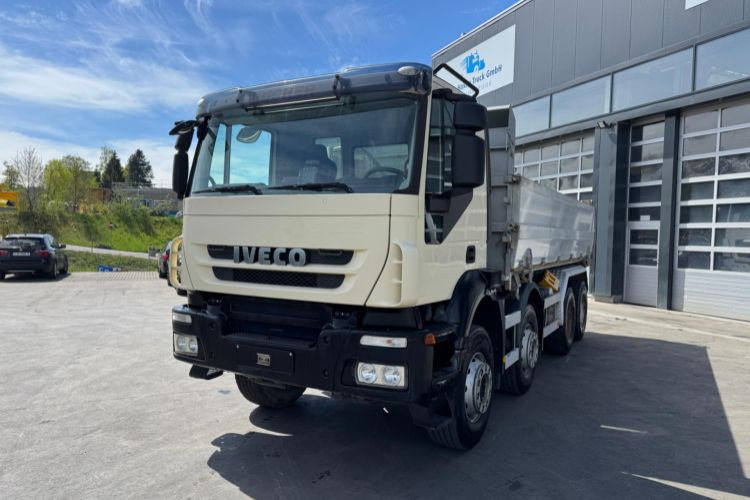Iveco Trakker 450 8x4 - Самосвал камион: снимка 2 Iveco Trakker 450 8x4 - Самосвал камион: снимка 2