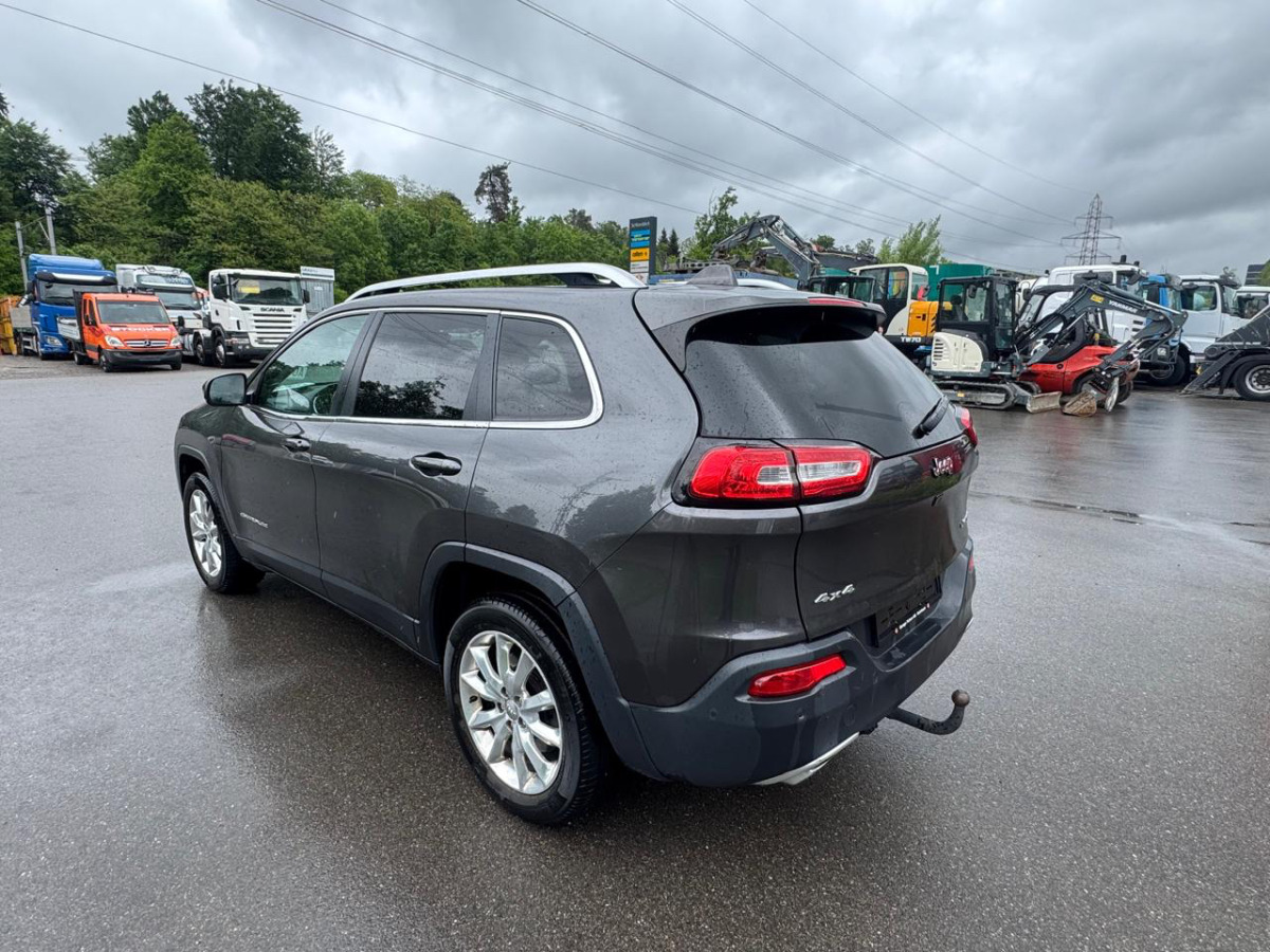 JEEP Cherokee 2.2 TD - Хечбек: снимка 5 JEEP Cherokee 2.2 TD - Хечбек: снимка 5