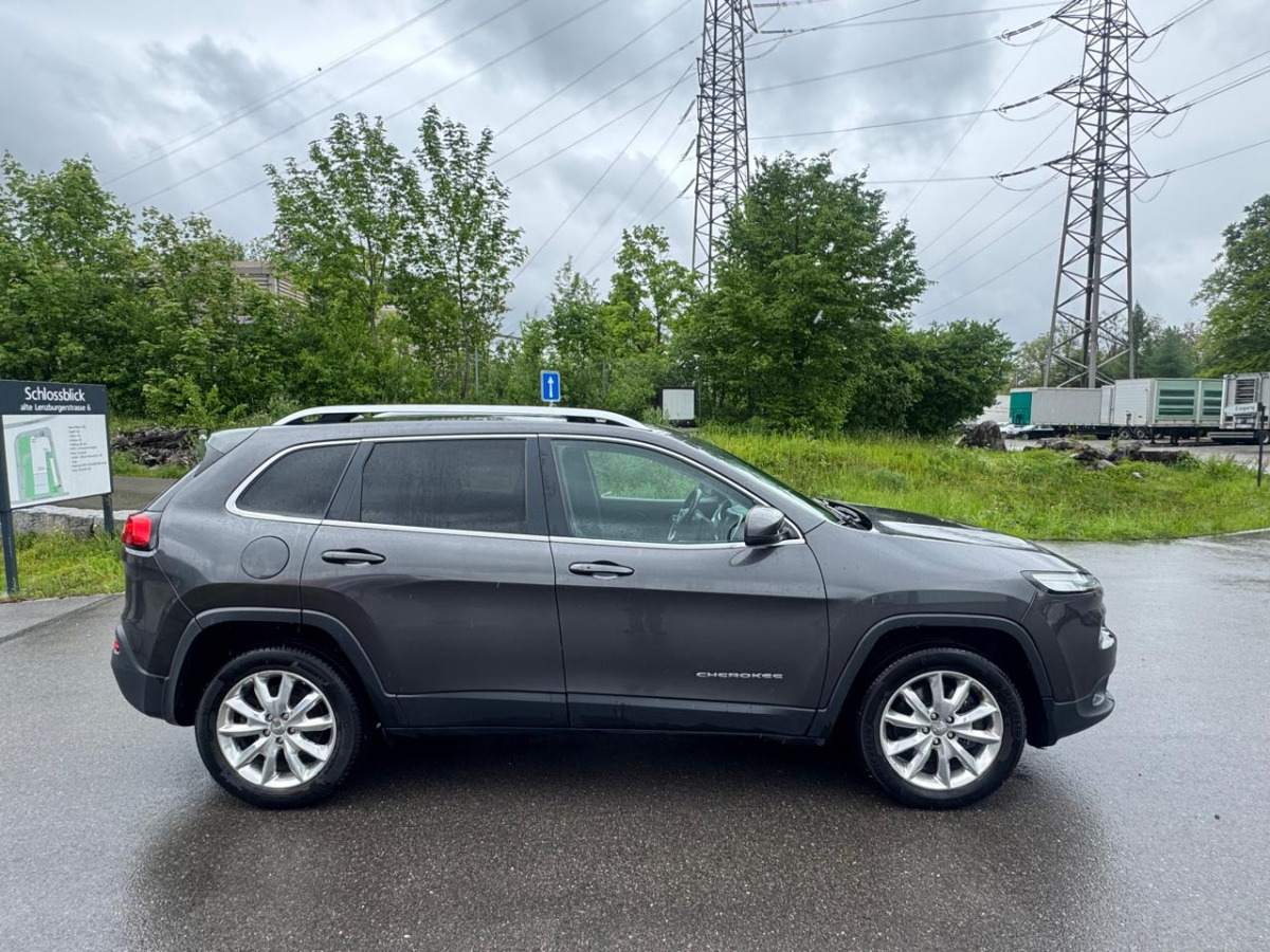 JEEP Cherokee 2.2 TD - Хечбек: снимка 3 JEEP Cherokee 2.2 TD - Хечбек: снимка 3