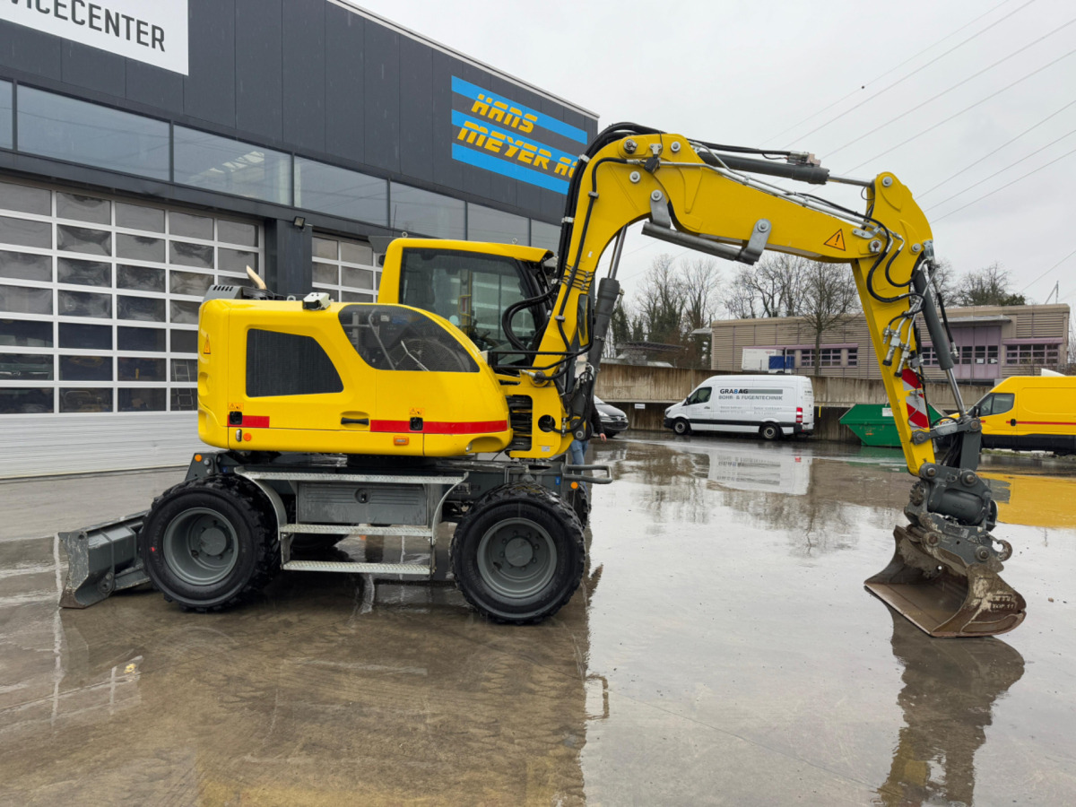 LIEBHERR 910 Compact Litronic Powertilt - Колесен багер: снимка 3 LIEBHERR 910 Compact Litronic Powertilt - Колесен багер: снимка 3