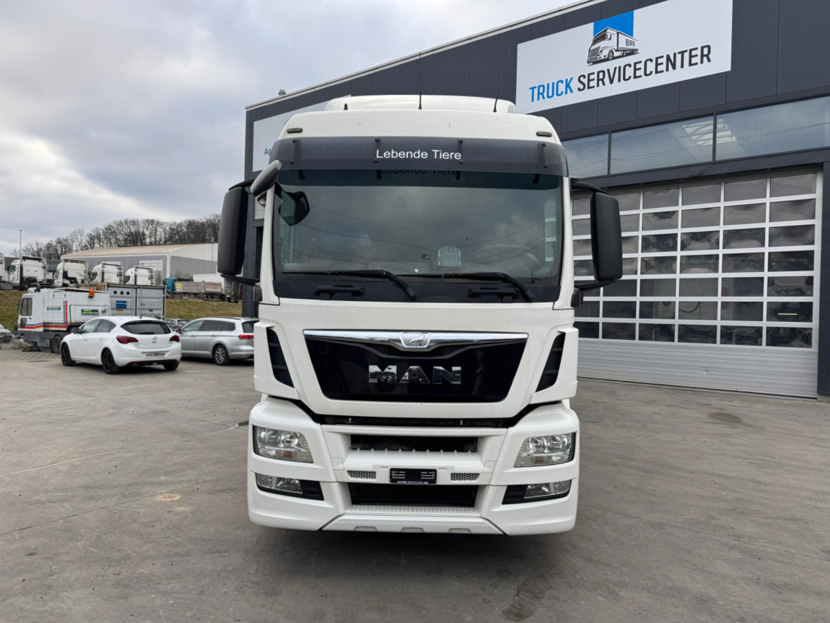 MAN TGS 18.440 4x2 - Камион с брезент: снимка 2 MAN TGS 18.440 4x2 - Камион с брезент: снимка 2