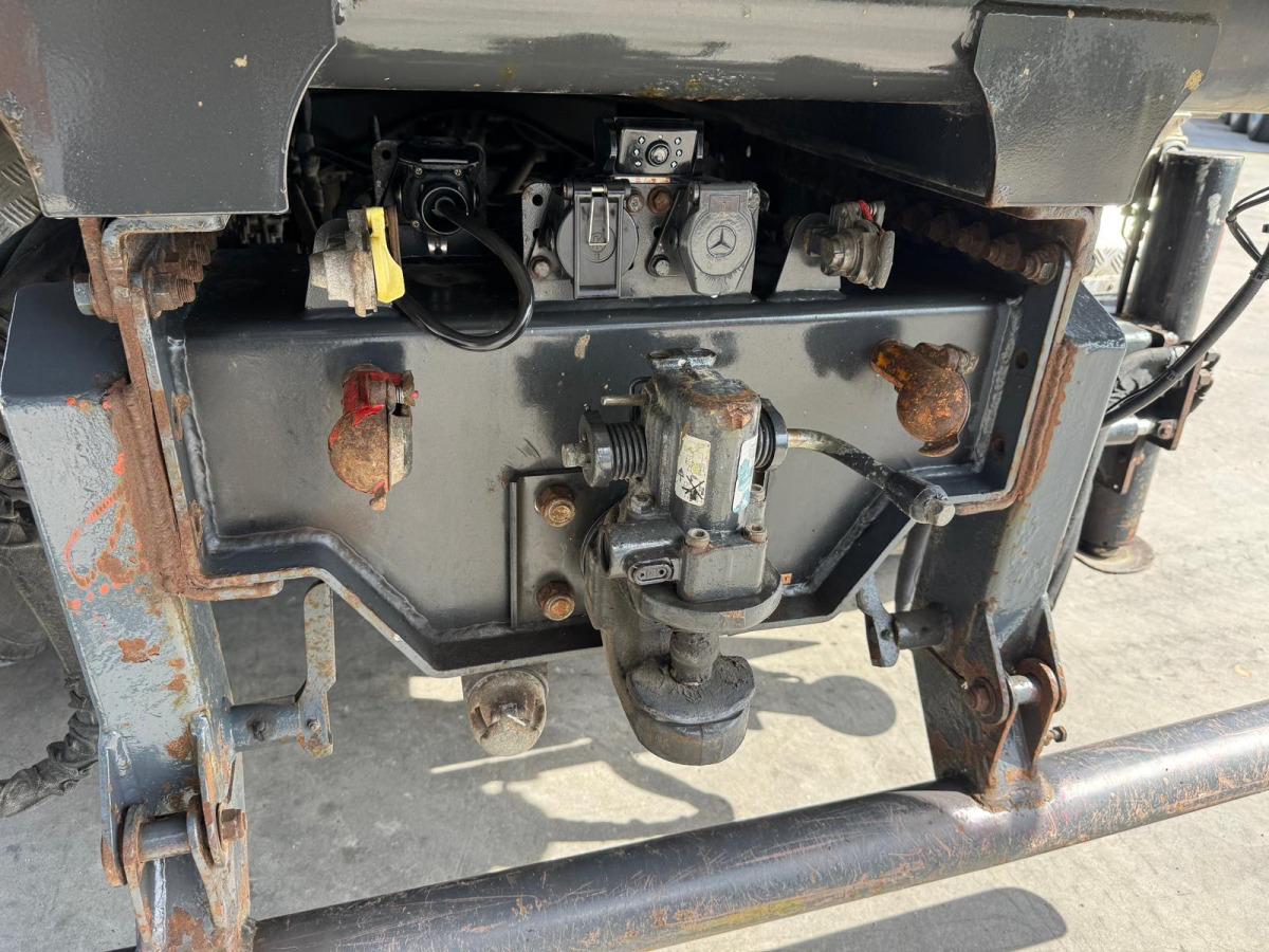 Камион с кран MERCEDES Actros 2641 6x4-4 PK29000-7 Kipper: снимка 16 Камион с кран MERCEDES Actros 2641 6x4-4 PK29000-7 Kipper: снимка 16