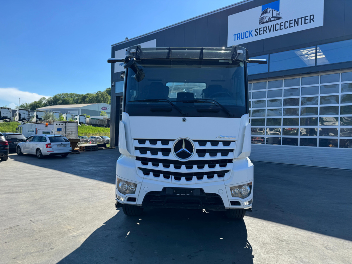 MERCEDES Arocs 3251 8x4 - Мултилифт с кука камион: снимка 2 MERCEDES Arocs 3251 8x4 - Мултилифт с кука камион: снимка 2