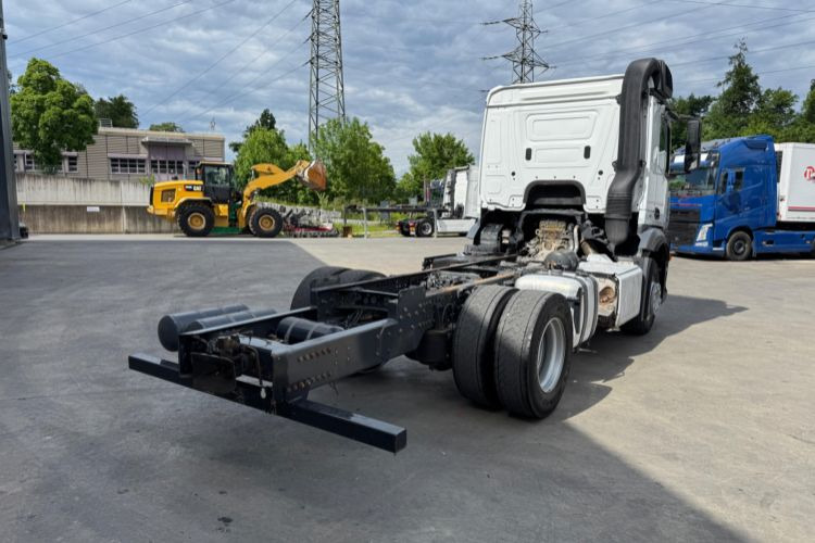 Mercedes-Benz Antos 1851 4x2 - Шаси кабина: снимка 5 Mercedes-Benz Antos 1851 4x2 - Шаси кабина: снимка 5