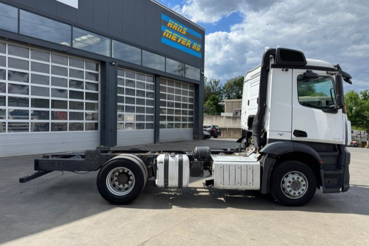 Mercedes-Benz Antos 1851 4x2 - Шаси кабина: снимка 4 Mercedes-Benz Antos 1851 4x2 - Шаси кабина: снимка 4