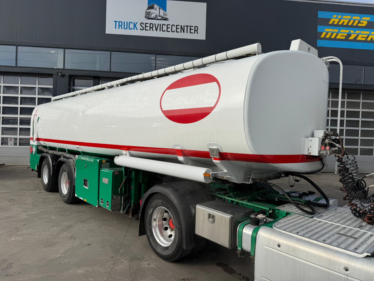 SCHWARZMÜLLER Tank 32'770L 3 Kammern - Полуремарке цистерна: снимка 2 SCHWARZMÜLLER Tank 32'770L 3 Kammern - Полуремарке цистерна: снимка 2