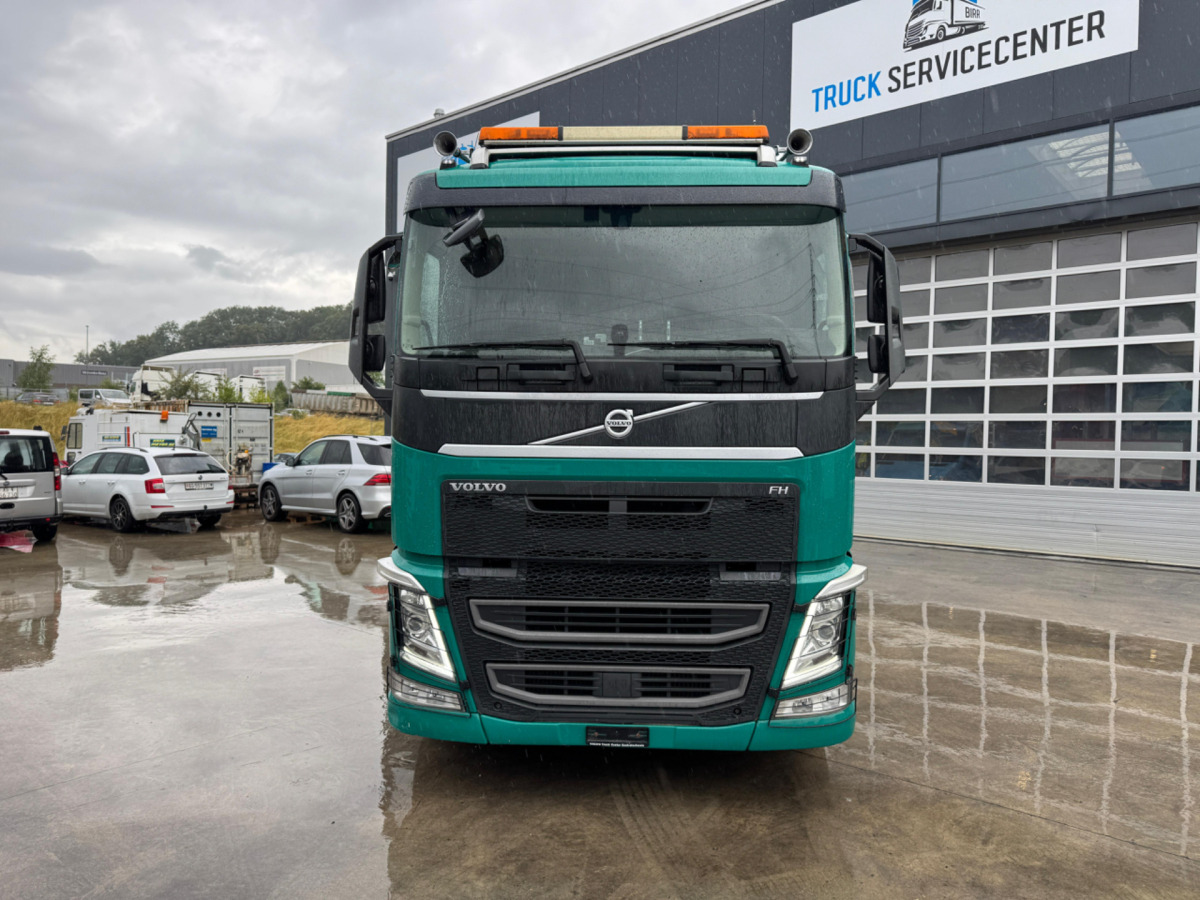VOLVO FH-540 6x2 Tajfun L300Z - Камион за дърва, Камион с кран: снимка 2 VOLVO FH-540 6x2 Tajfun L300Z - Камион за дърва, Камион с кран: снимка 2