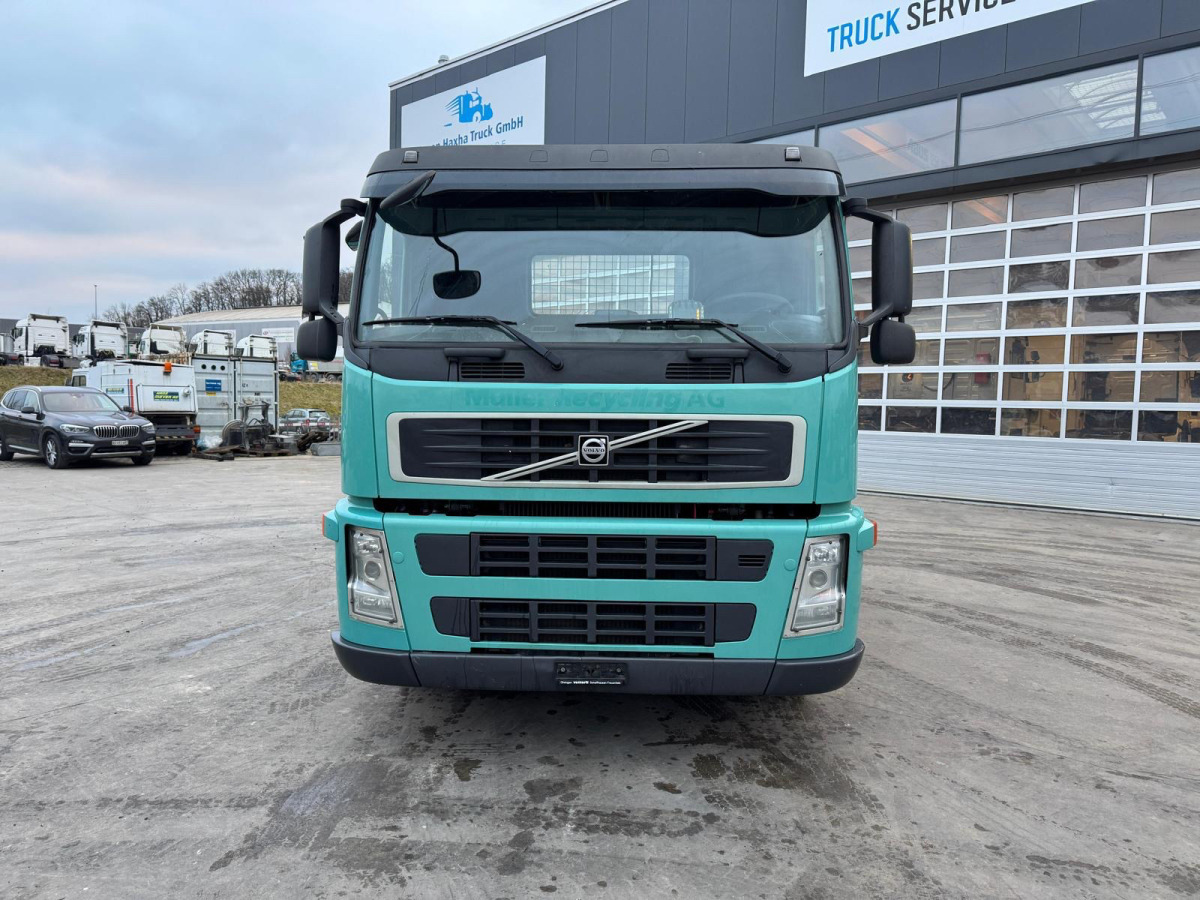 VOLVO FM-400 4x2 UT GIGANT 18T - Мултилифт за контейнери камион: снимка 2 VOLVO FM-400 4x2 UT GIGANT 18T - Мултилифт за контейнери камион: снимка 2