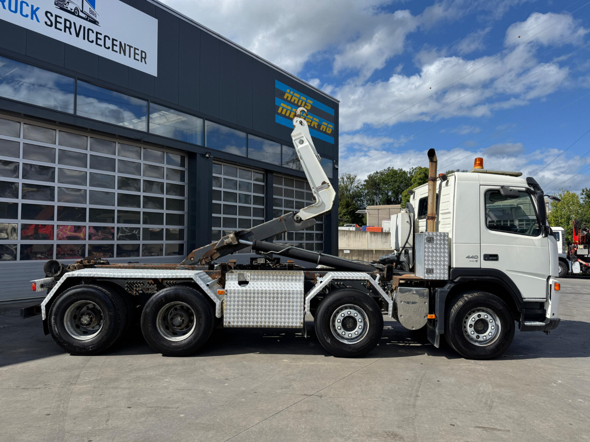 VOLVO FM-440 8x4 Hiab 25T AHK - Мултилифт с кука камион: снимка 4 VOLVO FM-440 8x4 Hiab 25T AHK - Мултилифт с кука камион: снимка 4