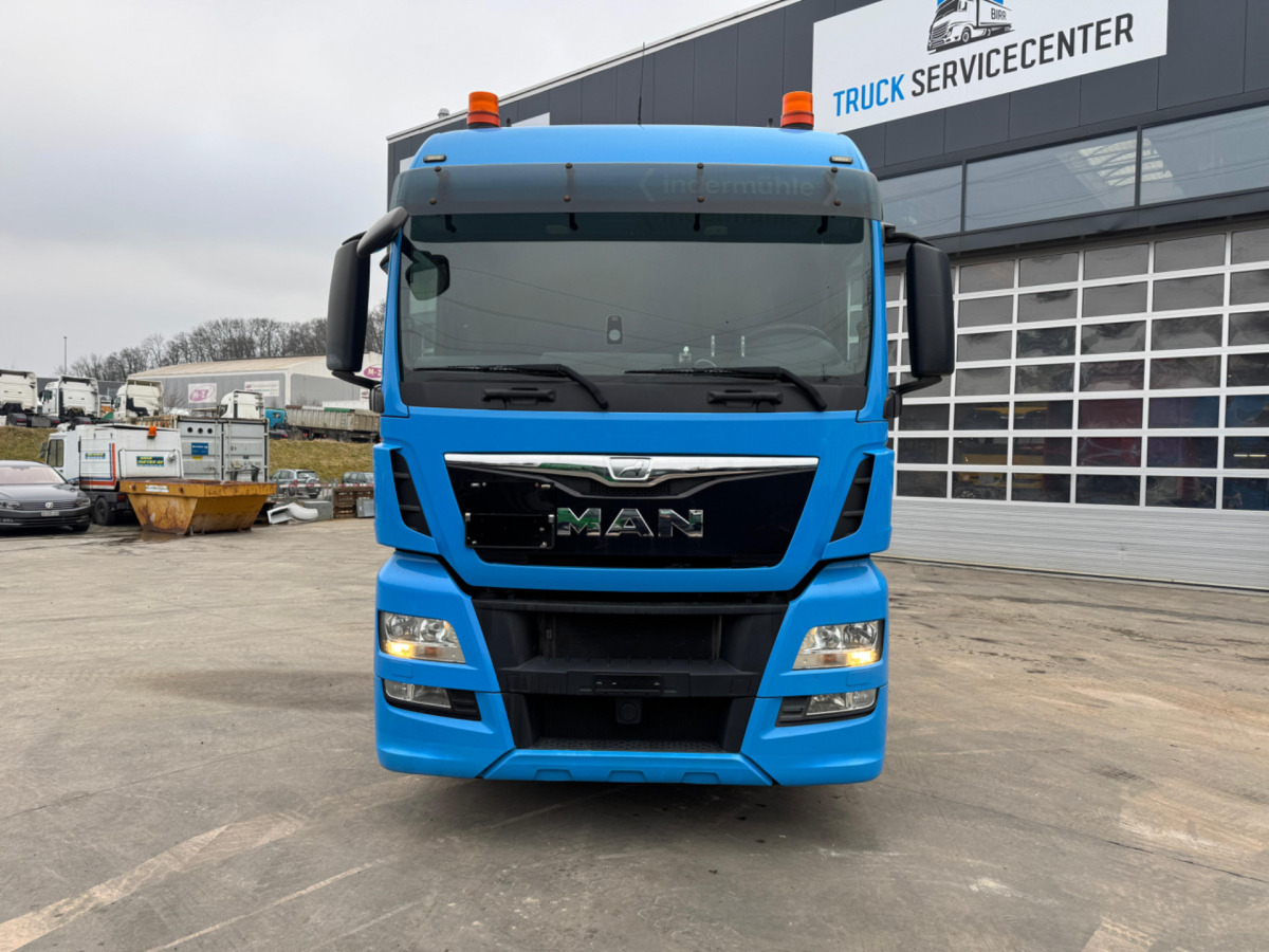 MAN TGX 33.520 6x4 - Влекач: снимка 2 MAN TGX 33.520 6x4 - Влекач: снимка 2