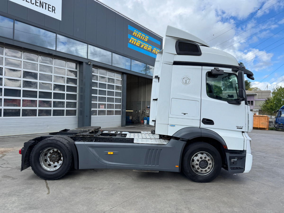MERCEDES Actros 1842 4x2 - Влекач: снимка 4 MERCEDES Actros 1842 4x2 - Влекач: снимка 4