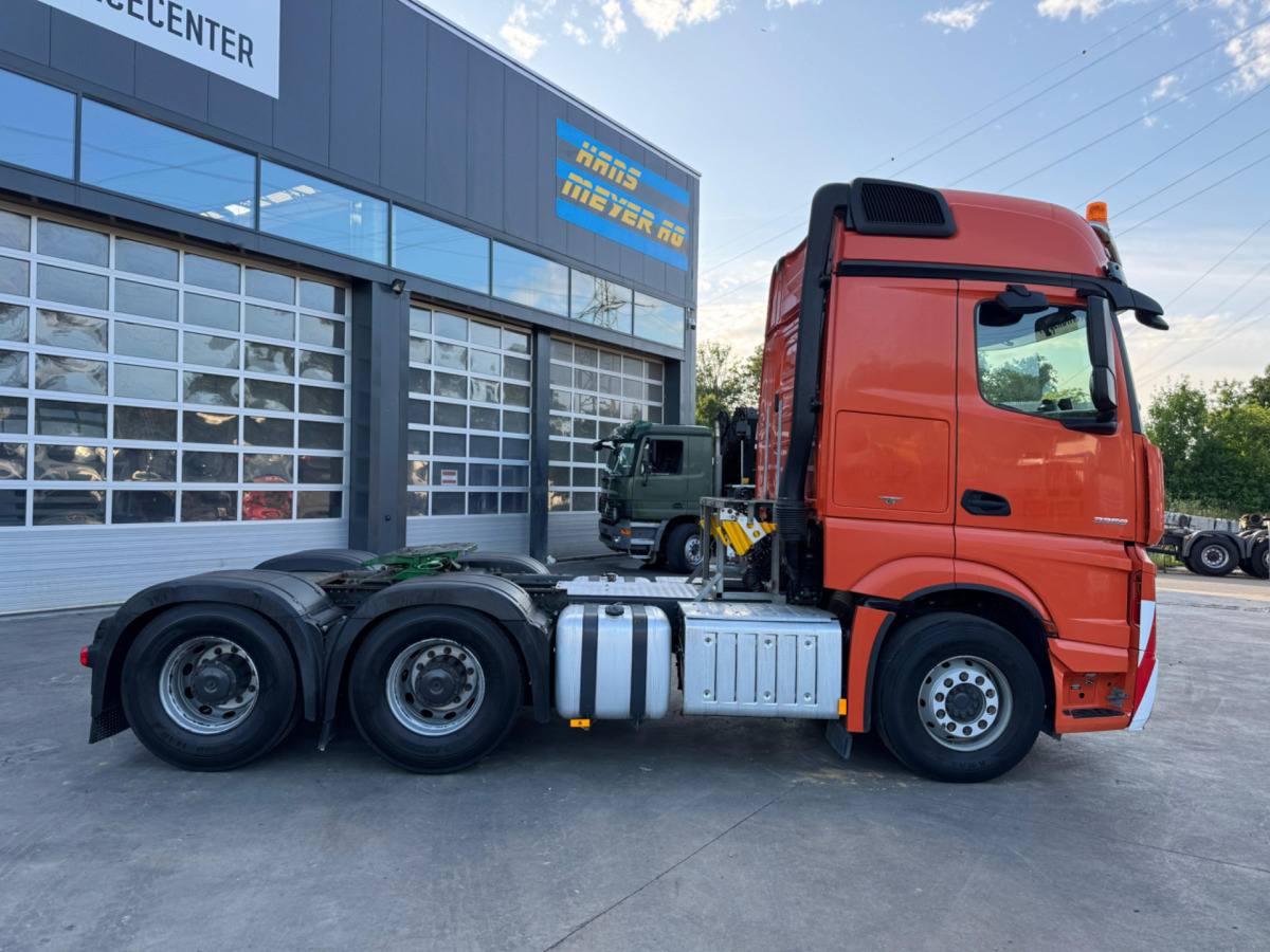 MERCEDES Actros 3358 6x4 120T - Влекач: снимка 4 MERCEDES Actros 3358 6x4 120T - Влекач: снимка 4