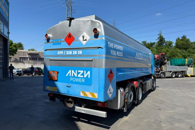 Volvo FM-500 6x2 Tankwagen - Камион цистерна: снимка 4 Volvo FM-500 6x2 Tankwagen - Камион цистерна: снимка 4