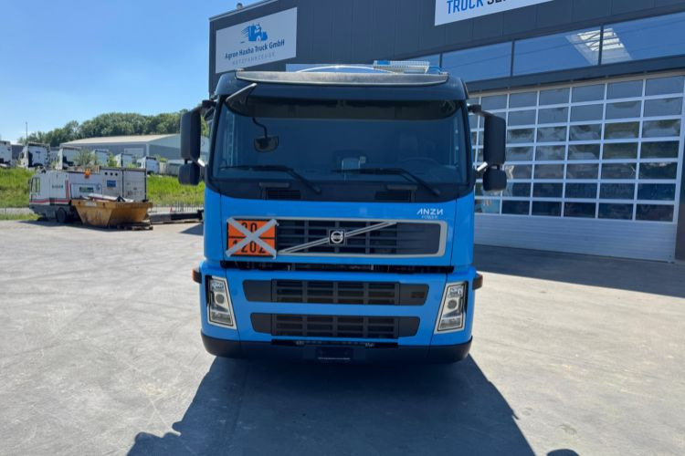 Volvo FM-500 6x2 Tankwagen - Камион цистерна: снимка 3 Volvo FM-500 6x2 Tankwagen - Камион цистерна: снимка 3