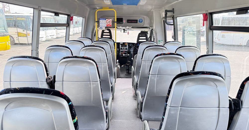 Лизинг на  Irisbus Iveco / DURISOTTI / -28miejsc /euro5/ mała klima / winda / 114000 zł netto Irisbus Iveco / DURISOTTI / -28miejsc /euro5/ mała klima / winda / 114000 zł netto: снимка 13