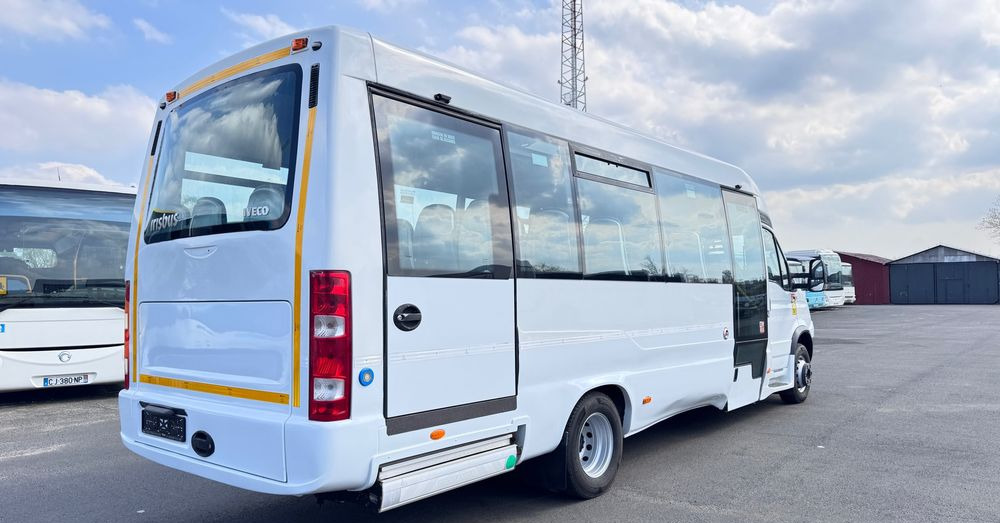 Irisbus Iveco / DURISOTTI / -28miejsc /euro5/ mała klima / winda / 114000 zł netto - Микробус, Пътнически бус: снимка 4 Irisbus Iveco / DURISOTTI / -28miejsc /euro5/ mała klima / winda / 114000 zł netto - Микробус, Пътнически бус: снимка 4