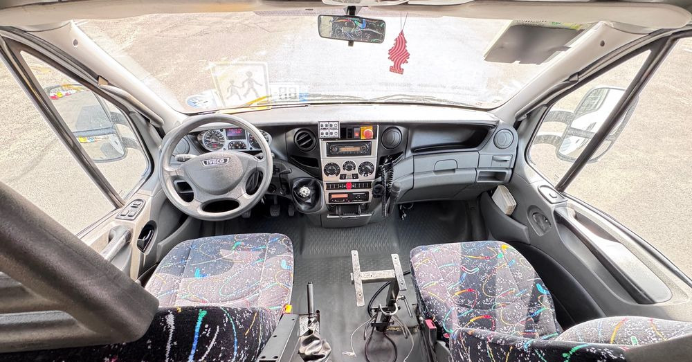 Лизинг на  Irisbus Iveco / DURISOTTI / -28miejsc /euro5/ mała klima / winda / 114000 zł netto Irisbus Iveco / DURISOTTI / -28miejsc /euro5/ mała klima / winda / 114000 zł netto: снимка 10