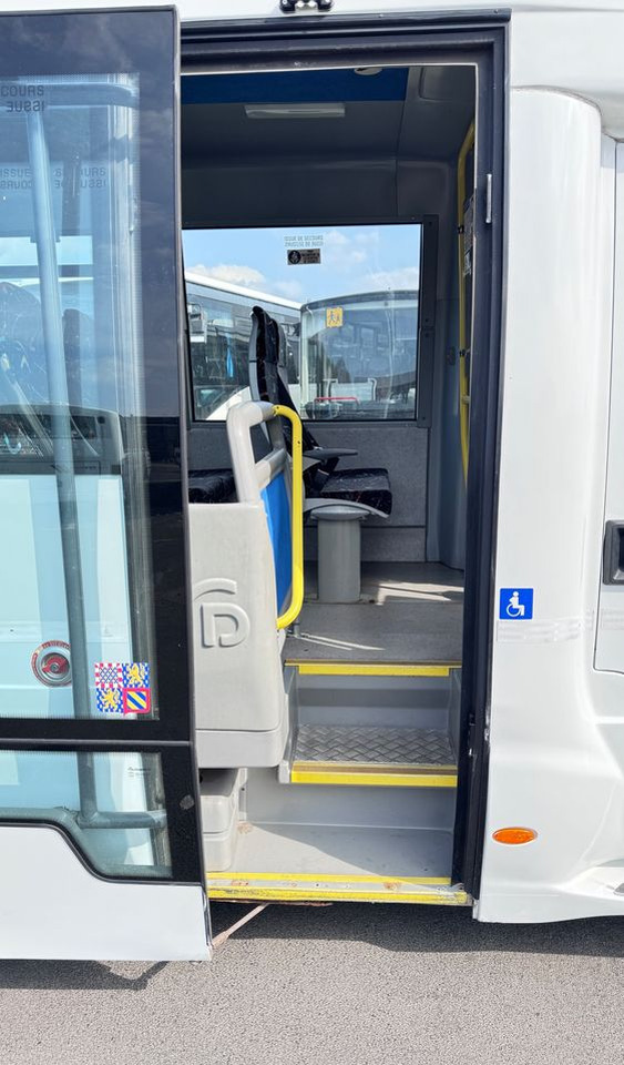 Лизинг на  Irisbus Iveco / DURISOTTI / -28miejsc /euro5/ mała klima / winda / 114000 zł netto Irisbus Iveco / DURISOTTI / -28miejsc /euro5/ mała klima / winda / 114000 zł netto: снимка 8