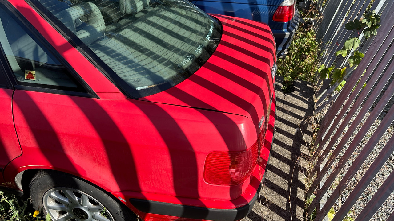 AUDI 80 2.0 E - Седан: снимка 4 AUDI 80 2.0 E - Седан: снимка 4