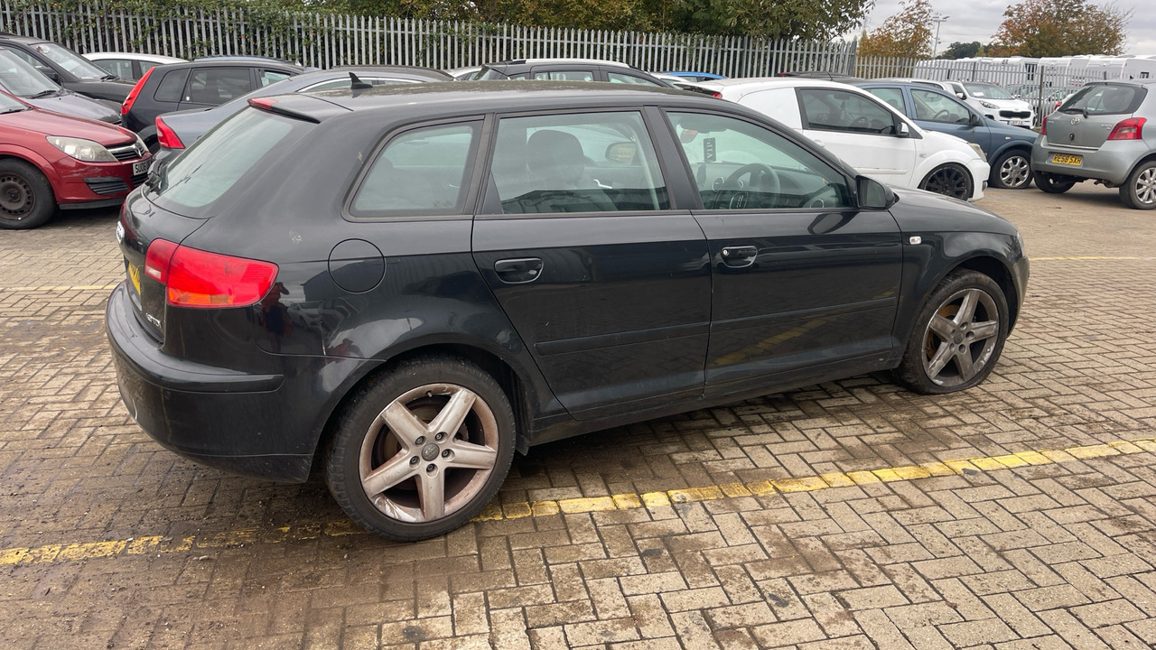 AUDI A3 1.9 TDI - Хечбек: снимка 4 AUDI A3 1.9 TDI - Хечбек: снимка 4