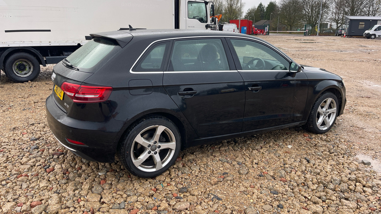 AUDI A3 2.0 35 TDI SPORT - Хечбек: снимка 4 AUDI A3 2.0 35 TDI SPORT - Хечбек: снимка 4