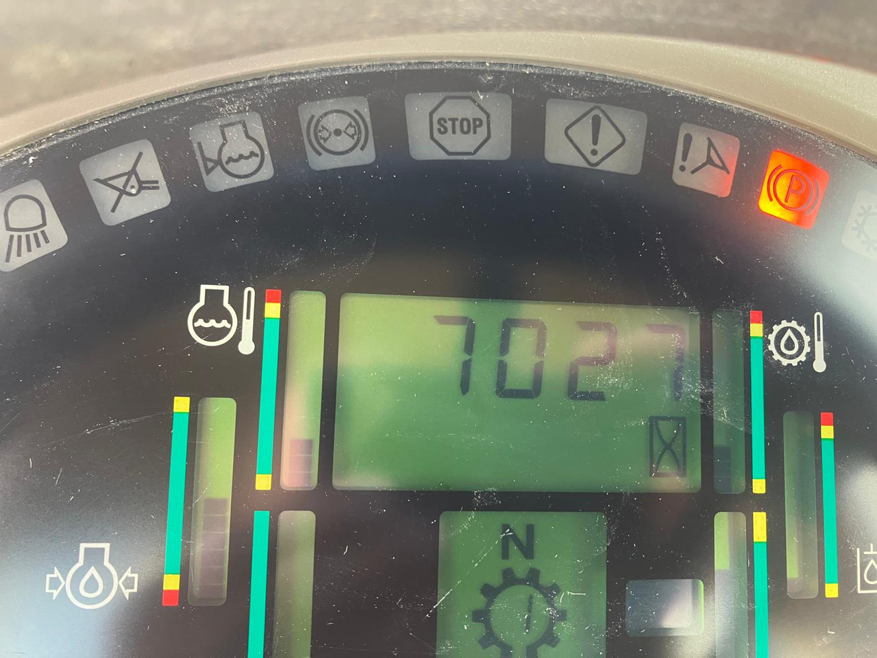 CASE 821C - Колесен товарач: снимка 4 CASE 821C - Колесен товарач: снимка 4