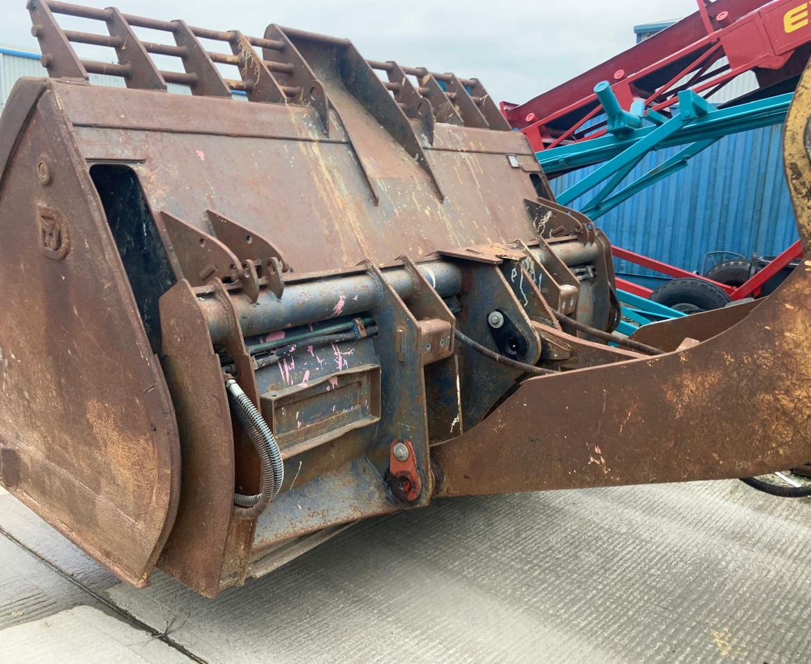 CASE 821C - Колесен товарач: снимка 5 CASE 821C - Колесен товарач: снимка 5