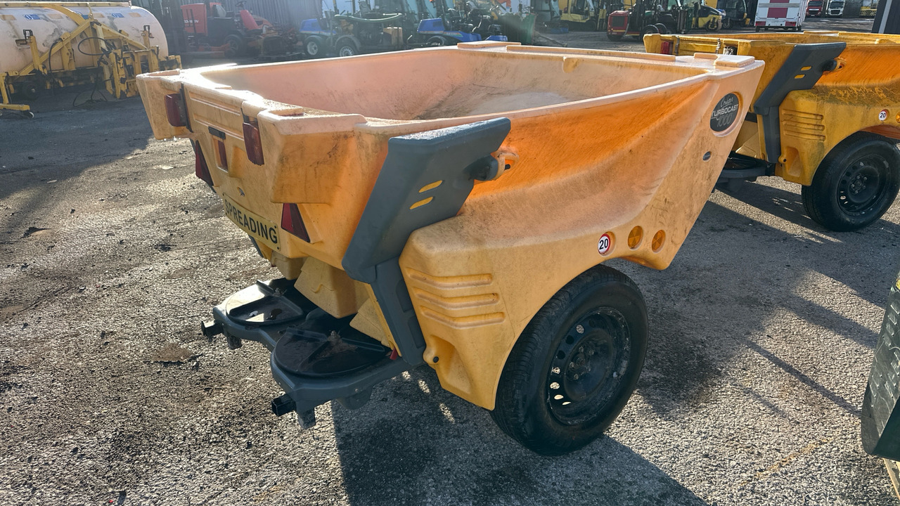 CRUISER TUBROCAST 1000 TOWABLE SALT SPREADER - Строително оборудване: снимка 3 CRUISER TUBROCAST 1000 TOWABLE SALT SPREADER - Строително оборудване: снимка 3