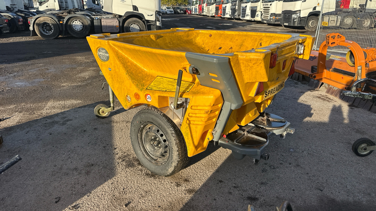 CRUISER TURBOCAST 1000 TOWABLE SALT SPREADER - Строително оборудване: снимка 3 CRUISER TURBOCAST 1000 TOWABLE SALT SPREADER - Строително оборудване: снимка 3