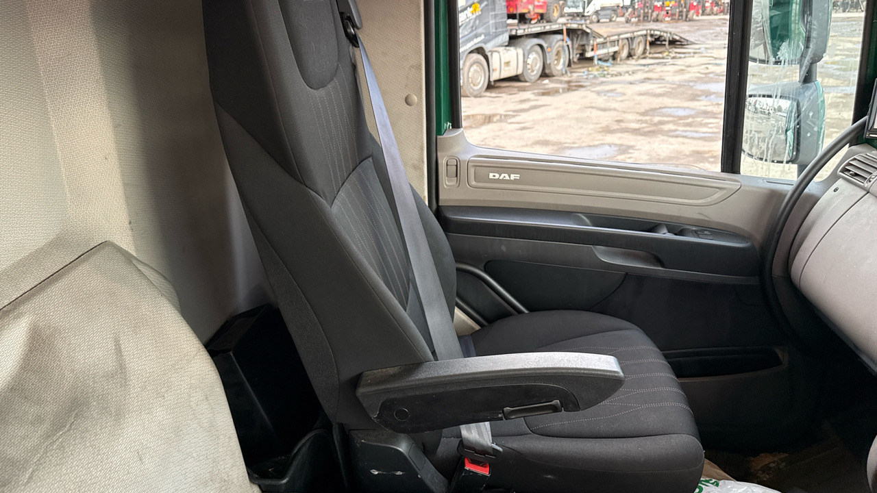 Бордови камион DAF CF 230: снимка 8