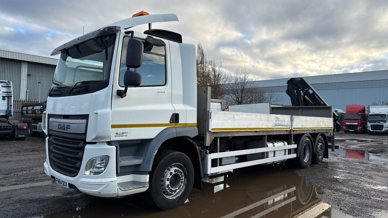 DAF CF 330 - Бордови камион, Камион с кран: снимка 2 DAF CF 330 - Бордови камион, Камион с кран: снимка 2