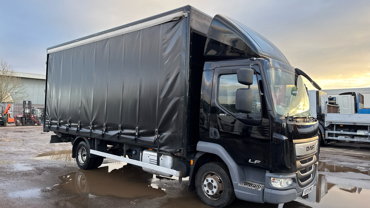 DAF LF 180 - Камион с брезент: снимка 1 DAF LF 180 - Камион с брезент: снимка 1