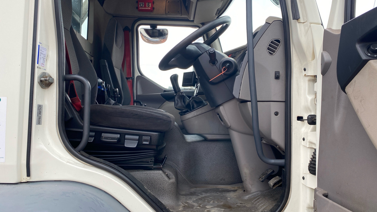 DAF LF 220 - Бордови камион, Камион с кран: снимка 5 DAF LF 220 - Бордови камион, Камион с кран: снимка 5
