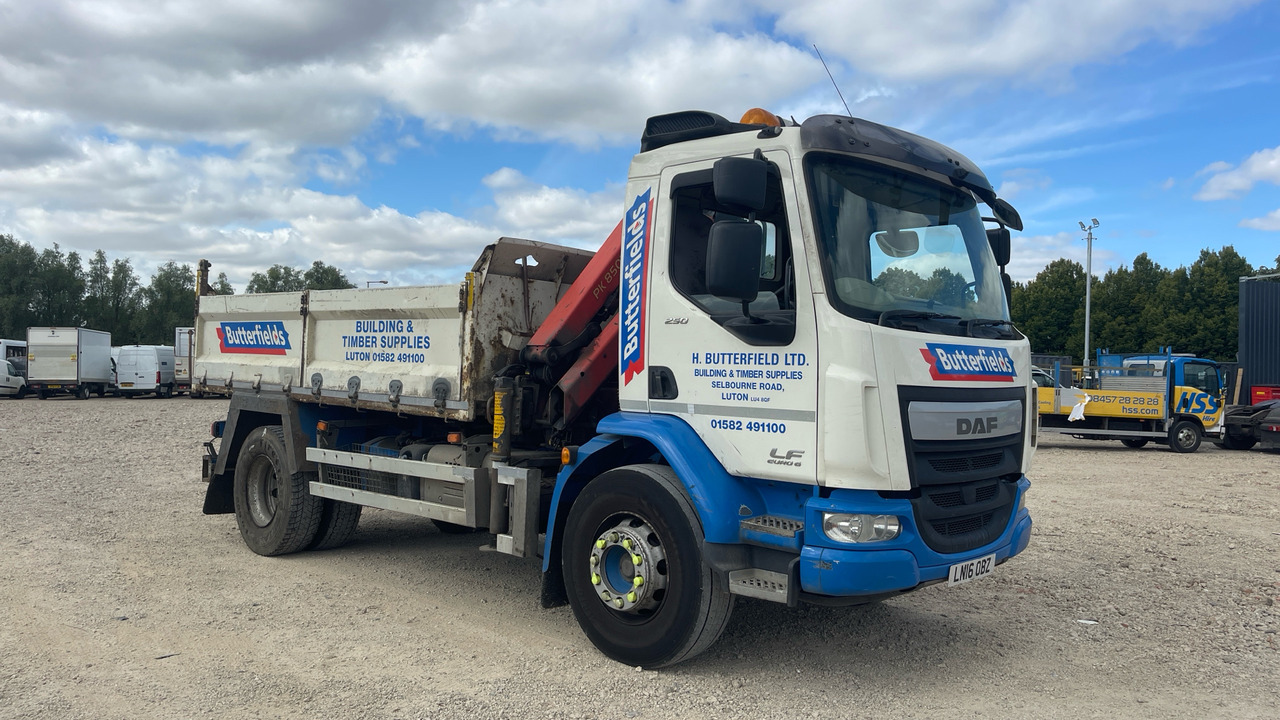 DAF LF 250 - Самосвал камион, Камион с кран: снимка 1 DAF LF 250 - Самосвал камион, Камион с кран: снимка 1